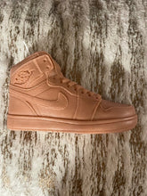 Load image into Gallery viewer, AJ1 Type - Sneaker candle